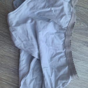 Culotte blanche et souillée