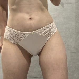 String dentelle rose