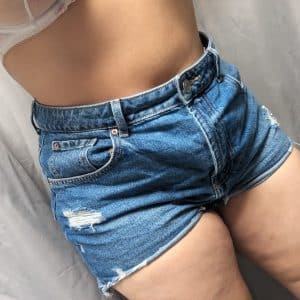 Mon short qui frotte contre mon Minou + Ton Envie