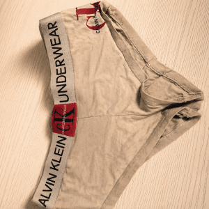 Vieille culotte Calvin Klein coton portée depuis DES ANNÉES 🔥