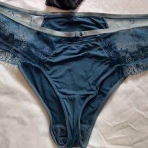 Culottes bleu mi dentelle mi tissu doux (soutien gorge possible)