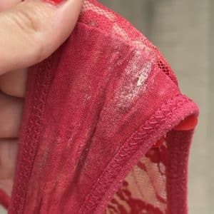 String rouge perte blanche