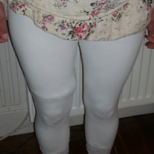 Legging blanc porté sans culotte