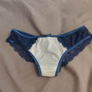 Shorty blanc et bleu avec dentelle