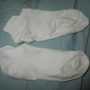 chaussettes blanches portées plusieurs jours odorantes