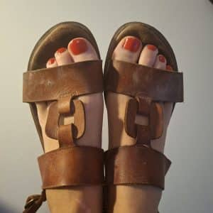 Sandales portées tout l'été